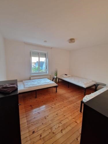 Schone Wohnung mit 6 Einzelbetten, geeignet fur Monteure