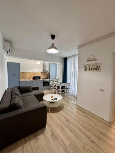 Happy Family Apartments Lamera