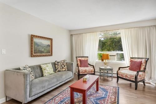 Private 2Bdrm Newly Renovated - Furnished apt - U3