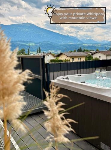Hot Tub Lodge bei Move2Stay