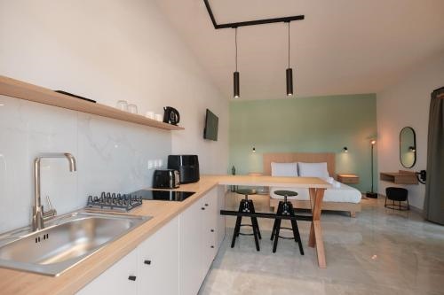 Selini's Cape Drastis Trail Apartments