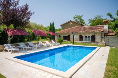 Gemutliches Ferienhaus In Ruzi?i Mit Offenem Kamin