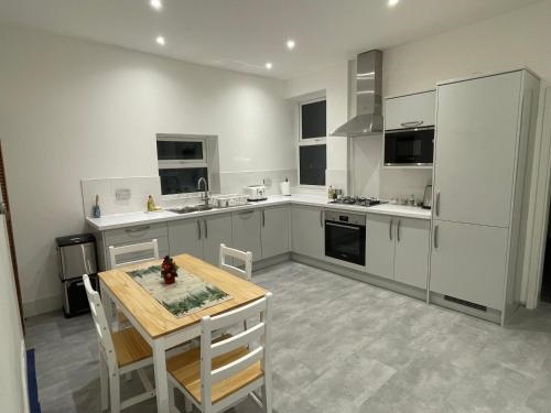 Newly renovated flat in Ashtead
