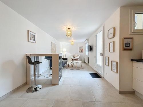 Le Jardin des Plantes Rouen Studios et F2 au calmes, Terrasse, stationnement gratuit