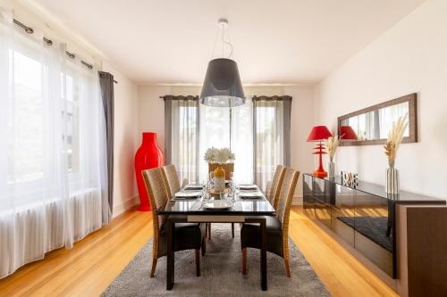 Appartement de Prestige au centre climatise avec jardin prive