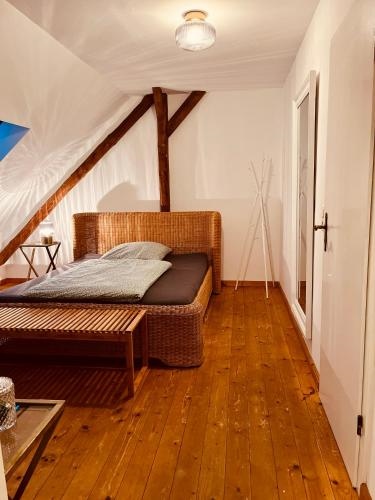 b e d & a g e d e s i g n small wunderschones Zimmer mit Bad Rechnungserstellung fur Geschaftsreisende & Firmen