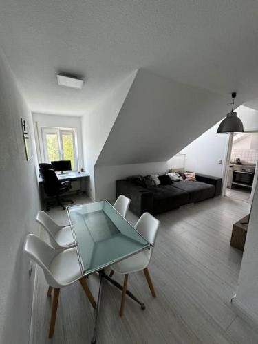 Traumhafte Wohnung direkt am See, S-Bahn nahe