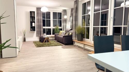 Gro?zugiges helles Penthouse -komplette Etage- mit Balkon und Stellplatz in ruhiger Lage