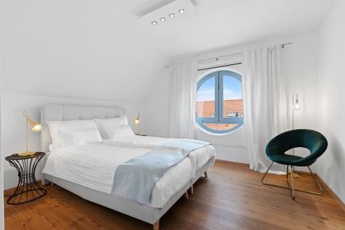 HELLOFLATS - Luxus-Penthouse - Balkon - Parking - Zentrum - Therme - Nahe Flughafen MUC