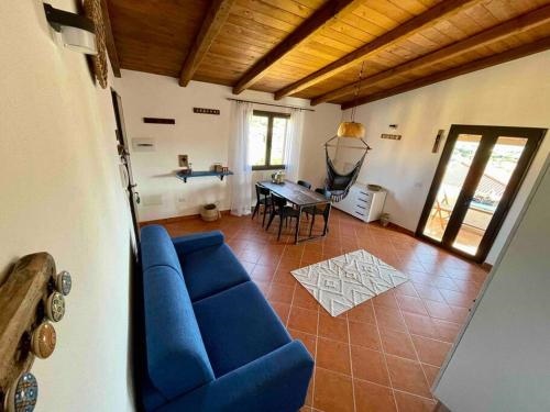 Charming apartment with parking, mountain view, close to the beach