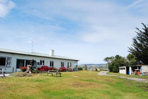 Surat Bay Lodge & Backpackers Hostel