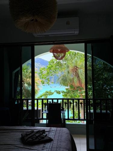 Mild Room For Rent Sea View Room