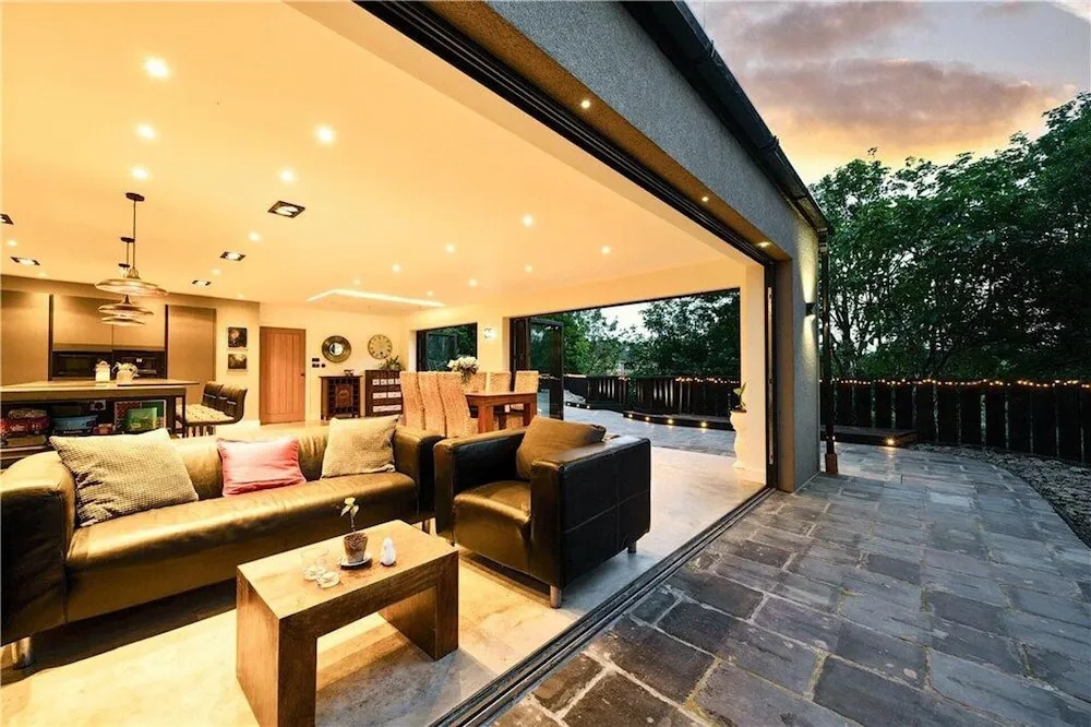 Designer Villa With spa and Magical Views 5 bdr