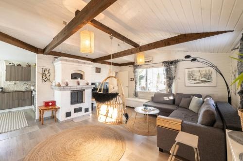 Villa Einola modern rivercottage with jacuzzi