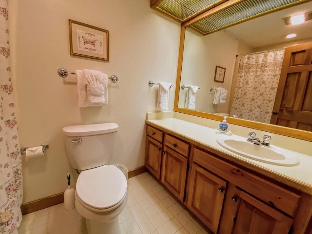 O2 Comfortable Forest Cottage Home Great For Kids With Lots Of Yard Space Walk To The Ski Slopes