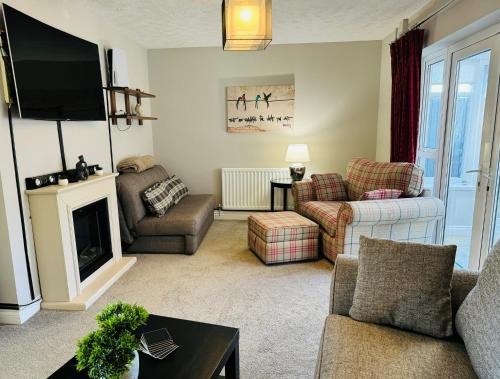 Stylish Home parking 2 spaces jacuzzi gym fast wifi PS 5 Long stays welcome