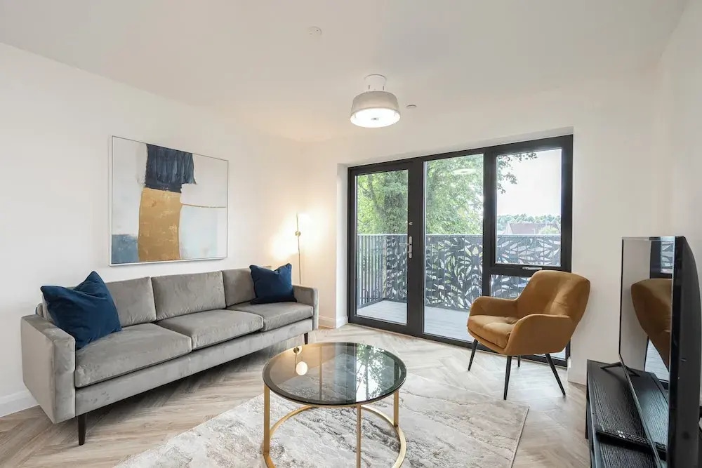 Whispers in Light 65s Stay