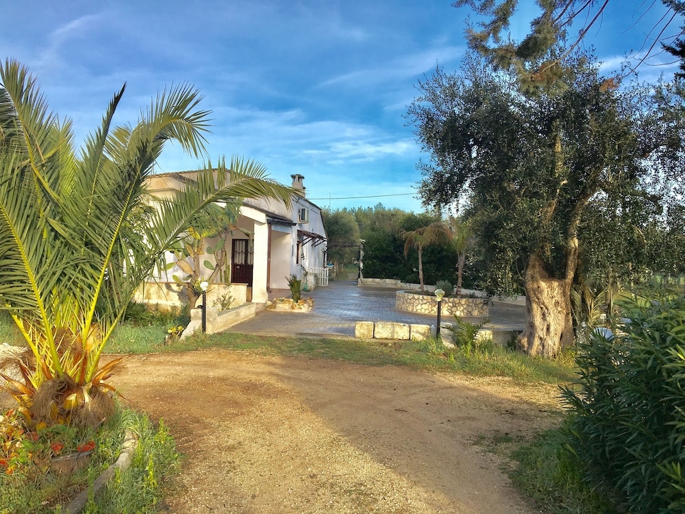 Carbone Country House