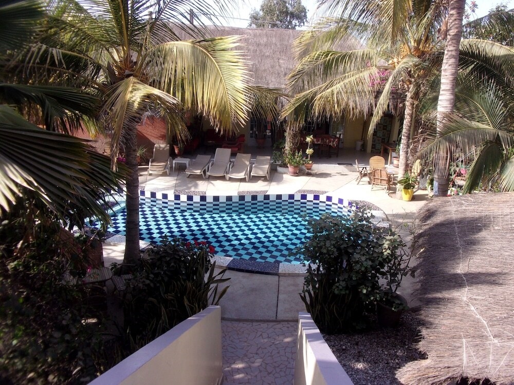 A La Ficelle Du Lac Rose