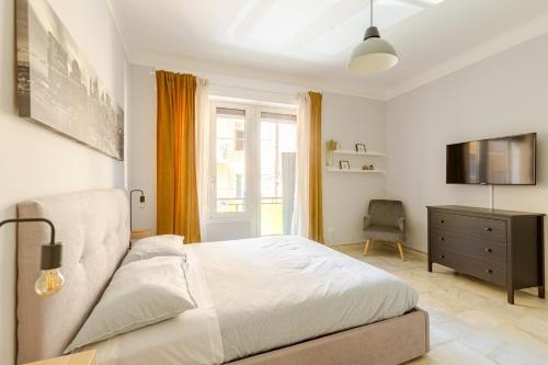 2 Camere Indipendenti In pieno Centro con Veranda