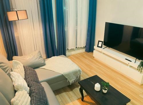 JFam Suites - Studio and 1Bedroom Units!