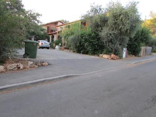 Aviv - Bakfar in Amirim