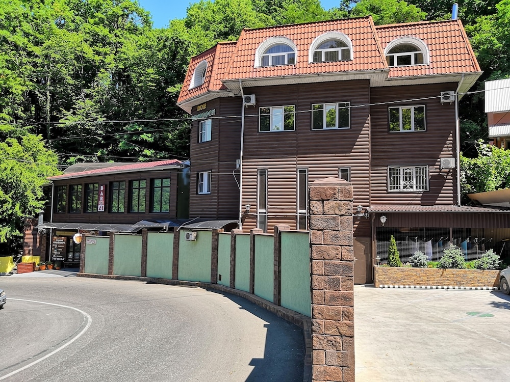 Restaurant And Hotel Complex «Corsica»