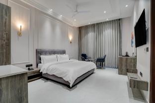 Nirvana Hotel & Banquet