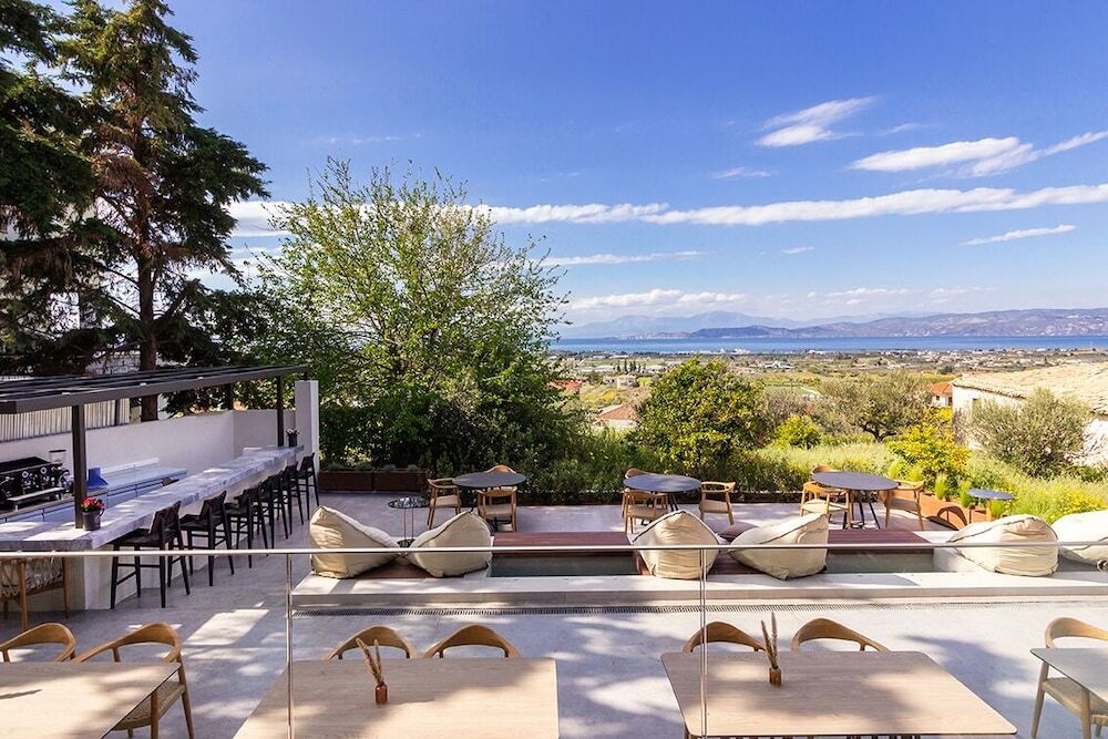 Acro Upscale Residences