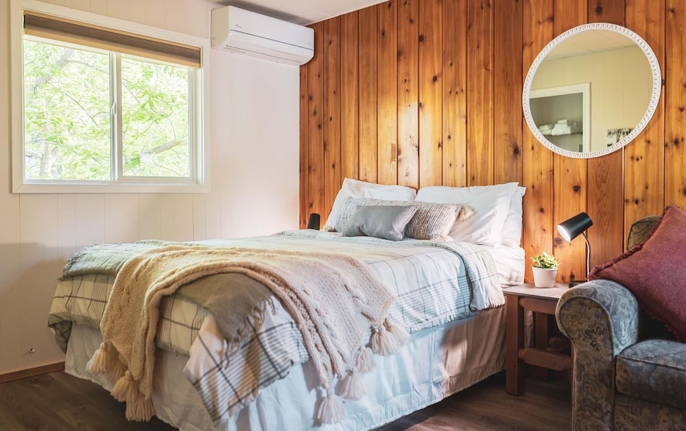 Barefoot Villas Room 2 Owl