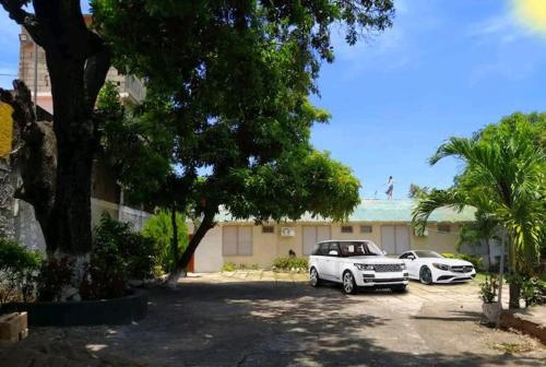 Entire 6-Bedroom Villa Free Parking With Fast Wifi