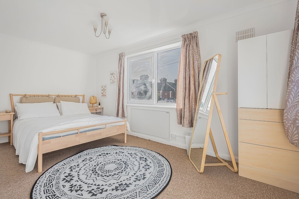 2 Bed Property In Historic Tonbridge
