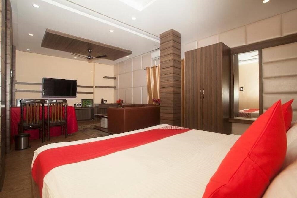 Townhallpartypalace & Hotel Peace Garden