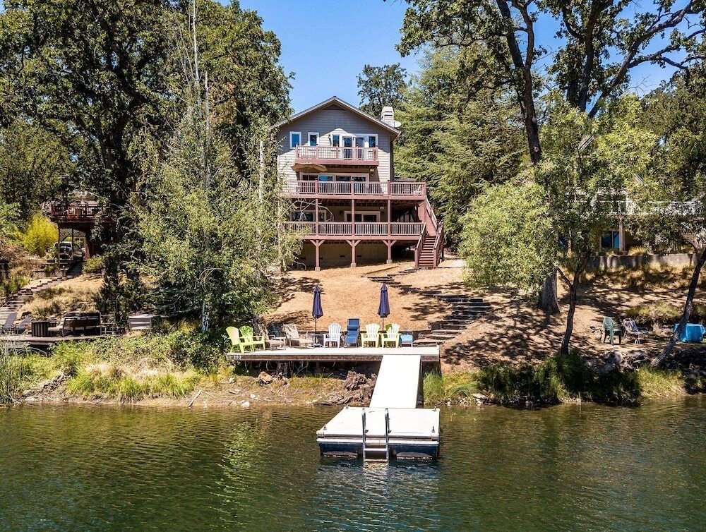 Better At The Lake - Lakefront With Gorgeous Views And A Private Dock By Yosemite Region Resorts