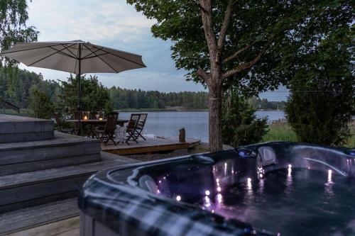 Gorgeous Villa Funkis Strommen by Sea
