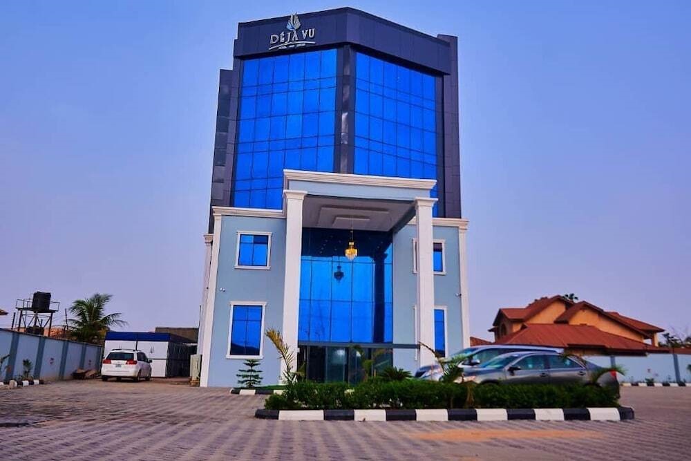 Deja Vu Hotel and Suites