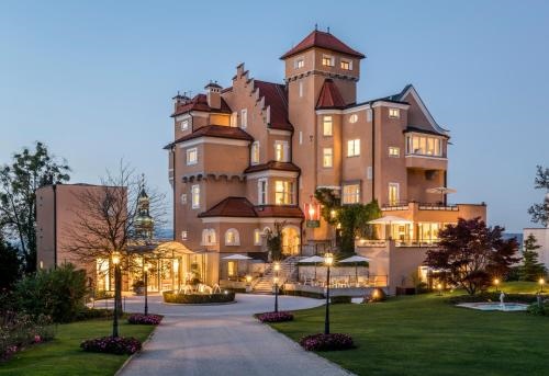 Schloss Moenchstein Hotel