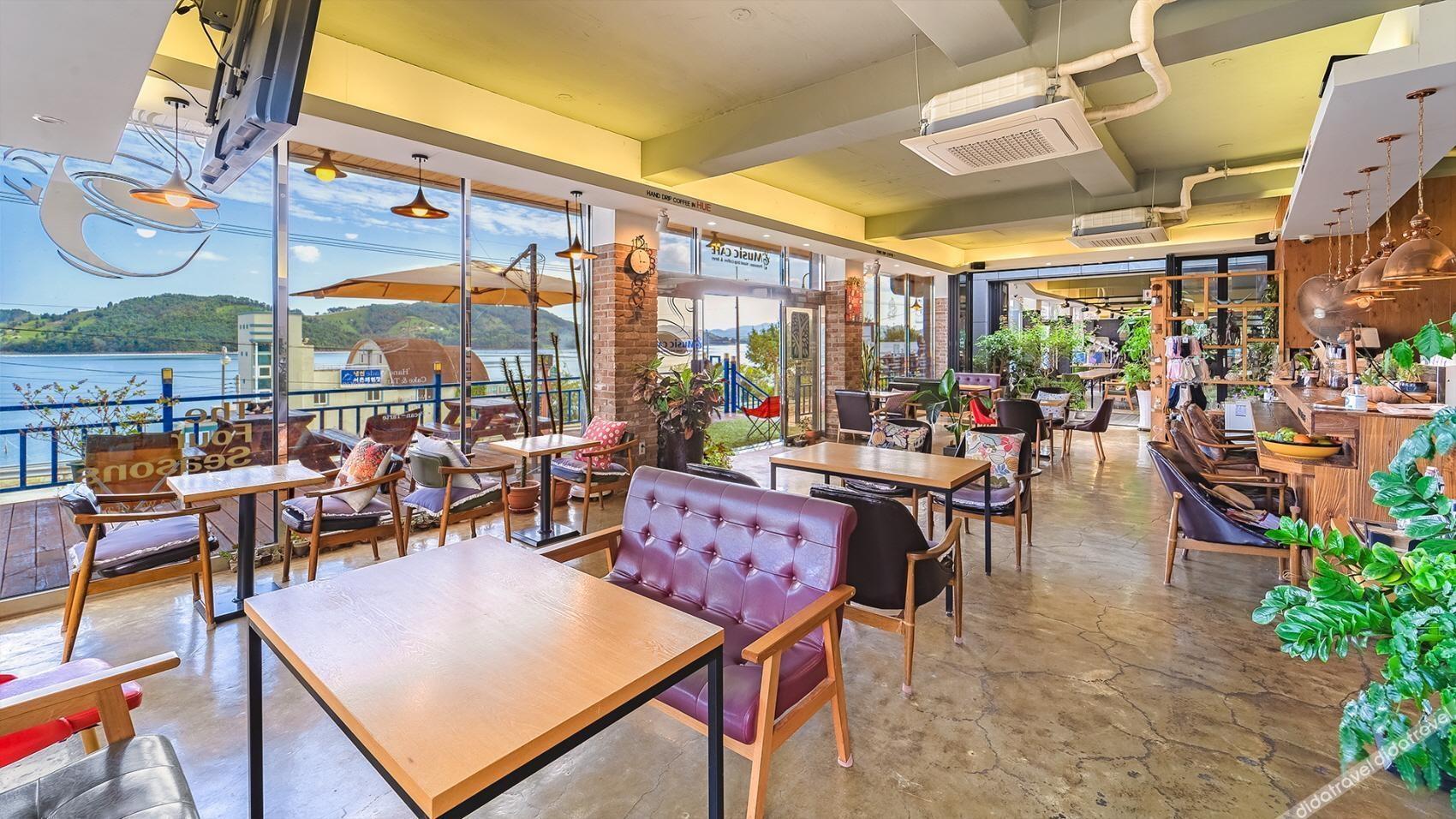 Namhae Bomyeoleumgaeulgyeoul Pensyeon