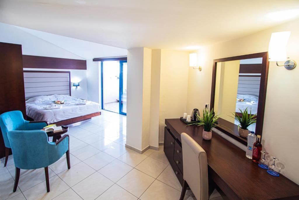 Galini Private Pool Suites With Sea View