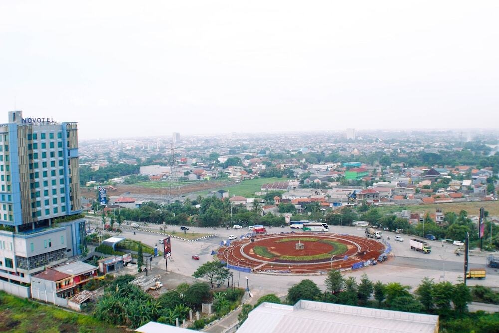 Best Deal And Comfy Studio Tamansari Mahogany Apartment