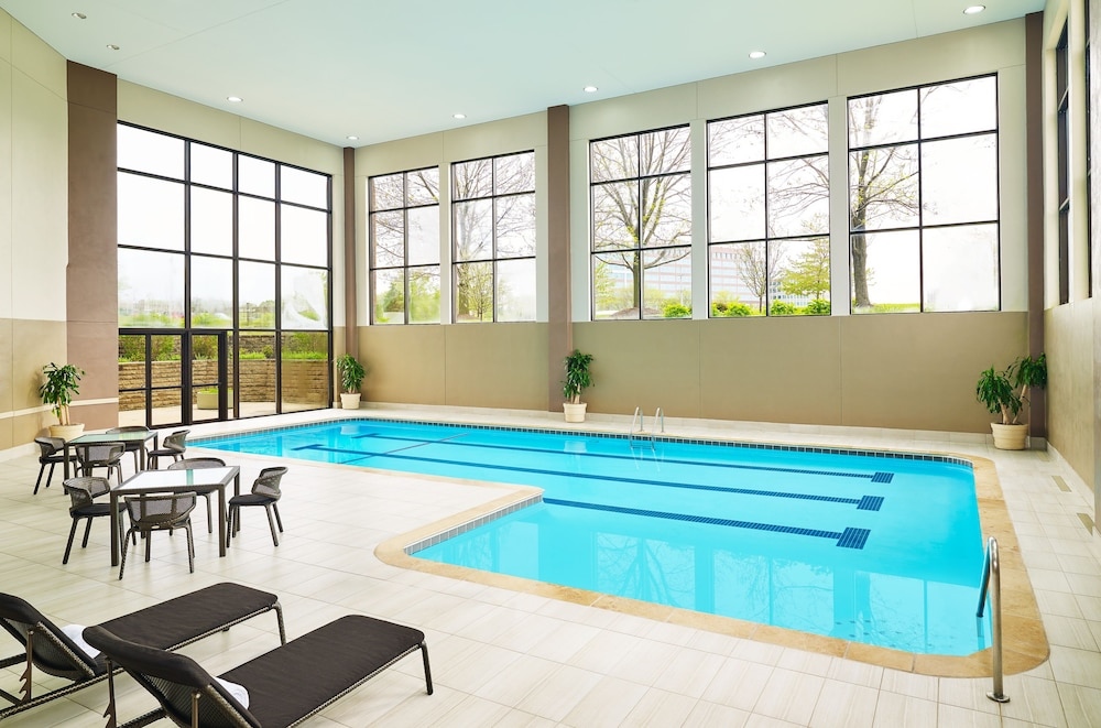 Sheraton Lisle Naperville Hotel