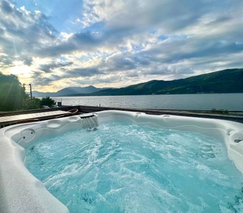 Glenachulish Bay With Hot Tub