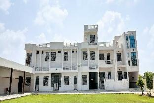 OYO HOME 82670 Radha Krishan palace