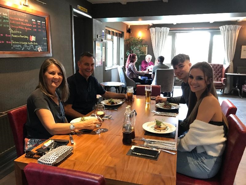 Pettifers Freehouse Hotel