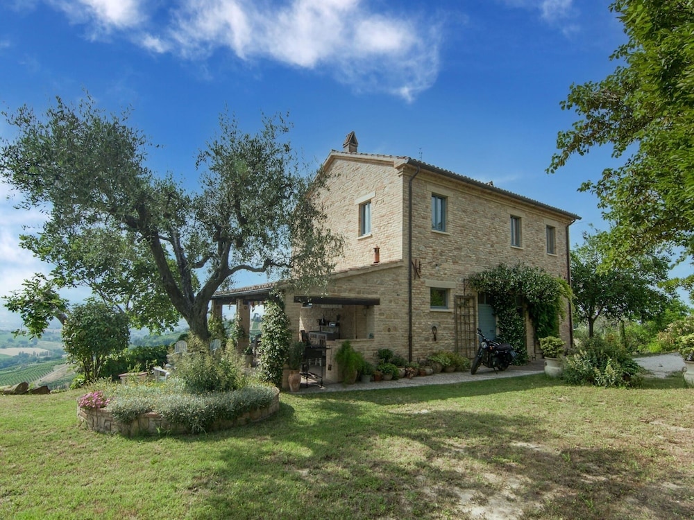 Mansion in Vallefoglia With Pool and Panorama