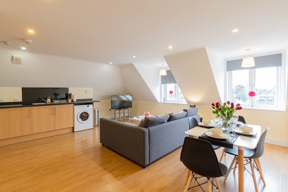 2-Bedroom Penthouse, Clockhouse, Hoddesdon