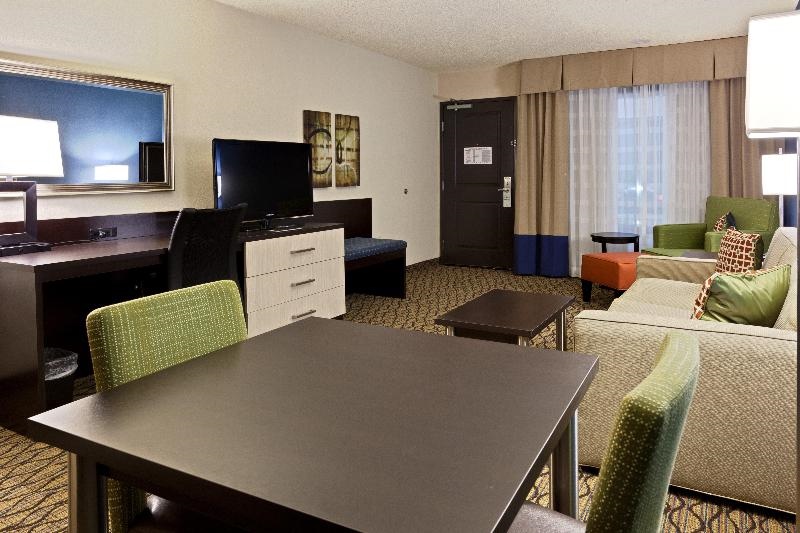 Holiday Inn Hotel & Suites Atlanta Airport-North by IHG