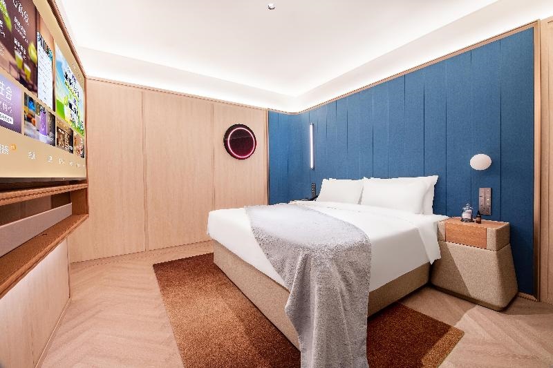 Crystal Orange Hanzhong Railway Station Center Square Hotel