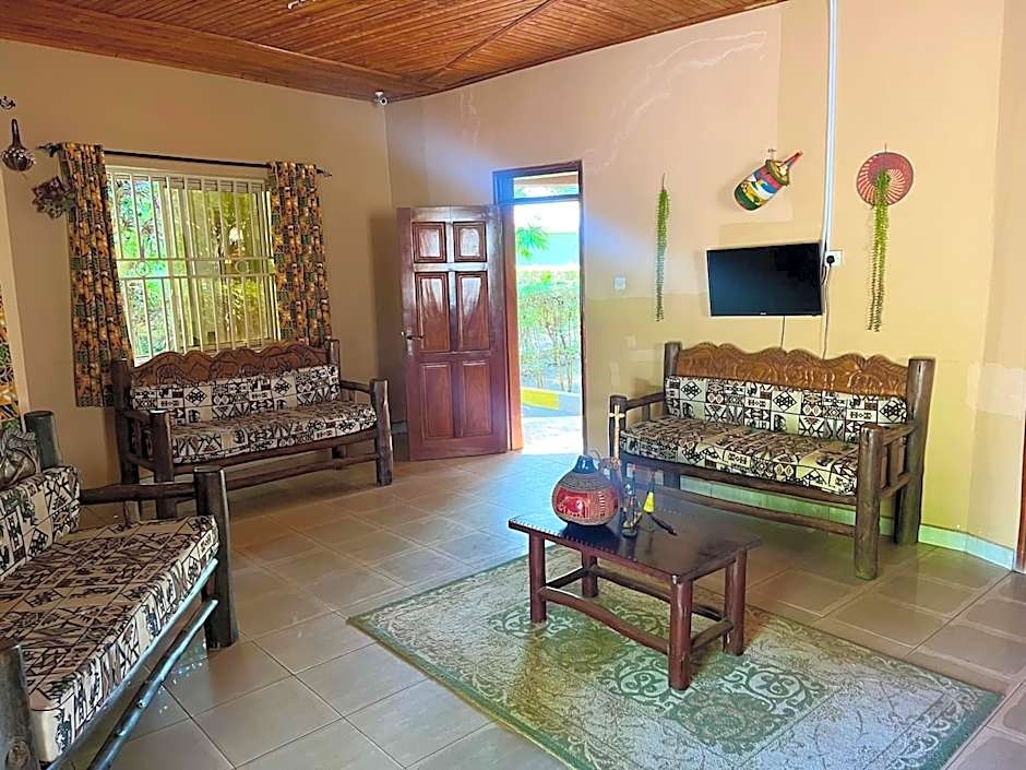 Lavic Country Resort Adjumani