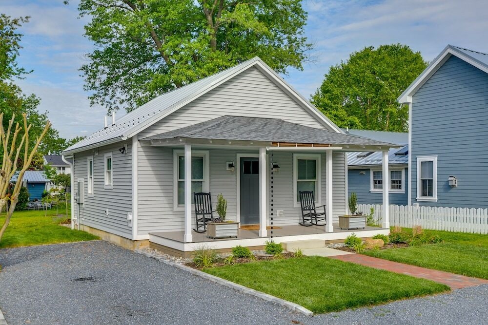 Modern Solomons Cottage Rental - Walk To Island!